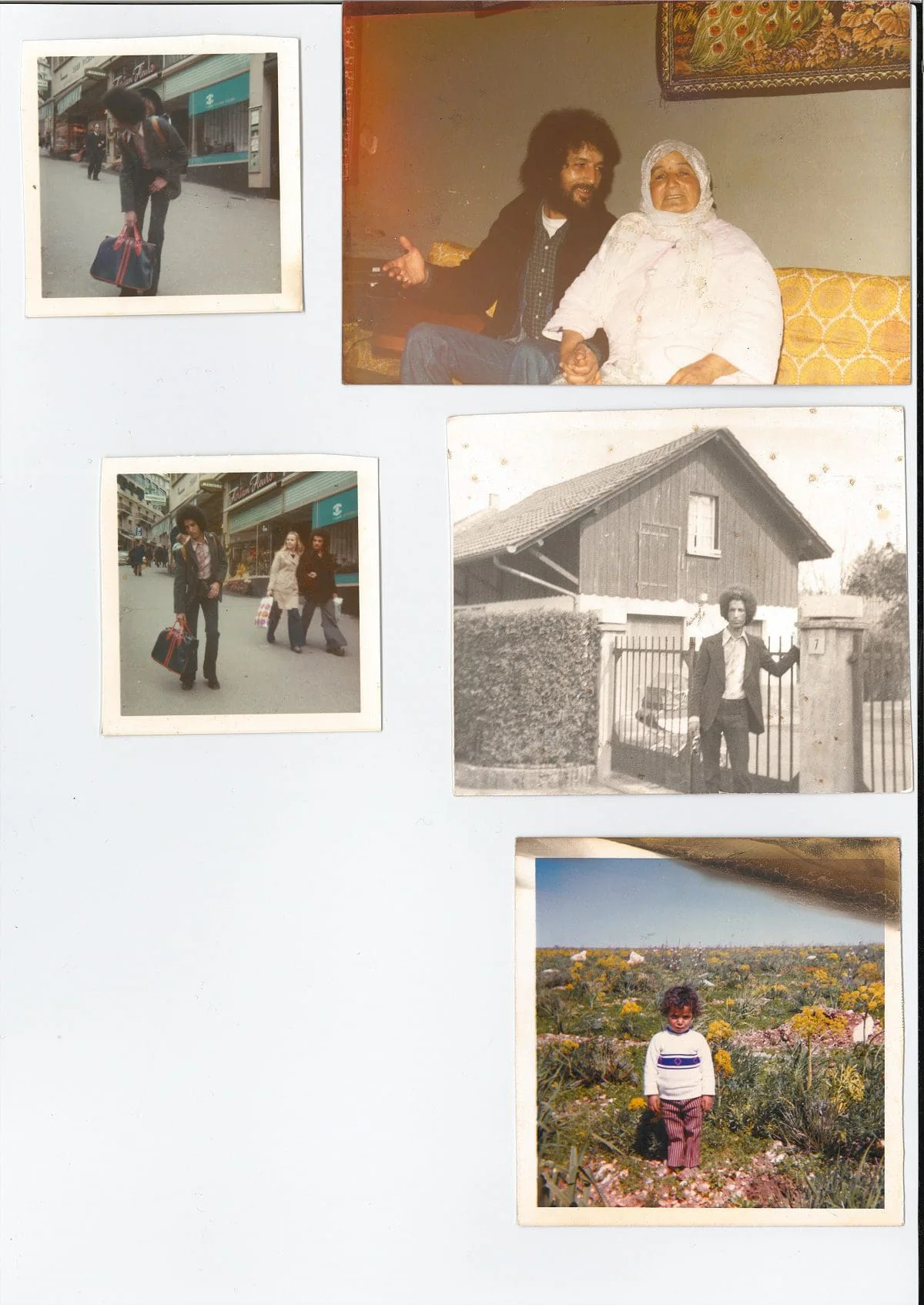 El Arbi Bouqdib Archive: Albumseite mit alten Familienfotos, darunter ein Paar auf der Straße, ein Haus und ein Kind im Garten