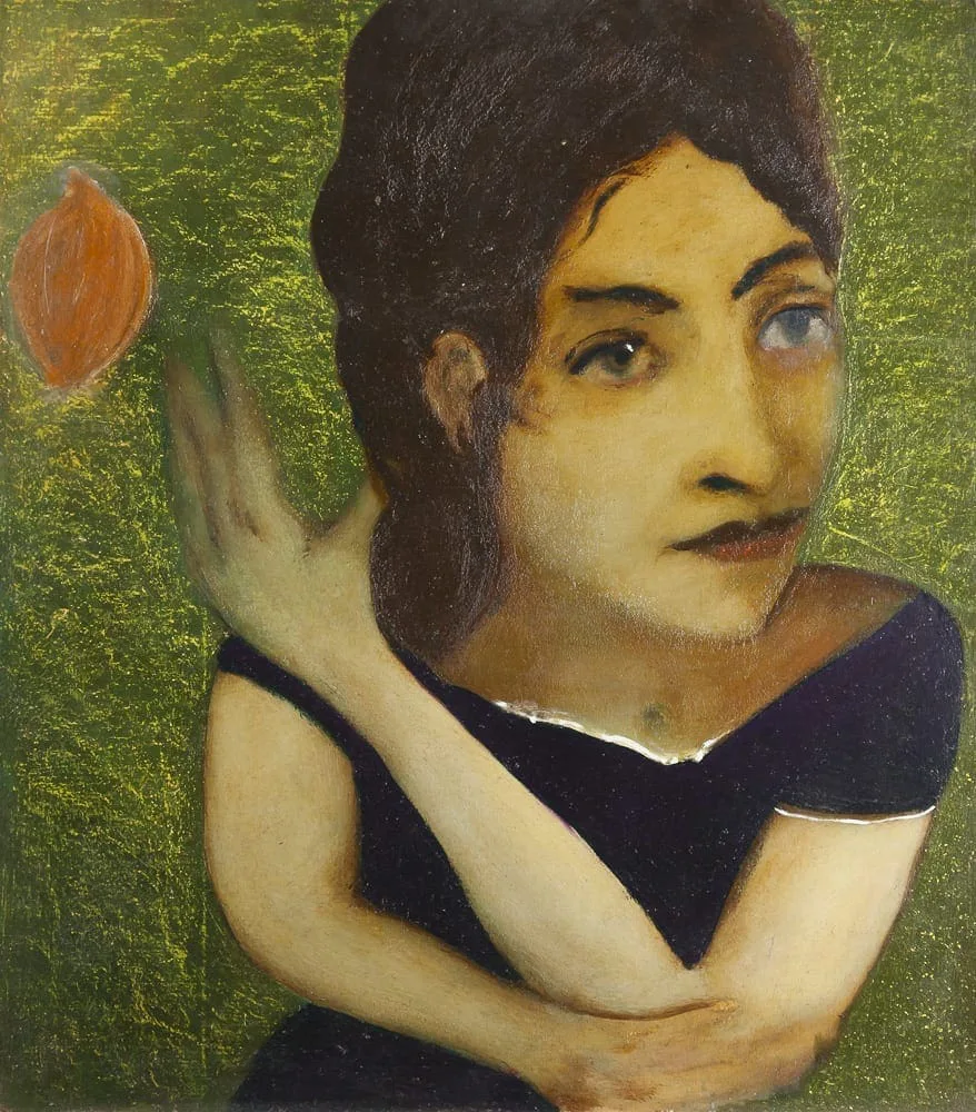 Hilarion Manero, Girl throwing an Onion or Galatea et Nature, 2001–2002: junge Frau in dunklem Kleid wirft eine Zwiebel vor grünem Grund
