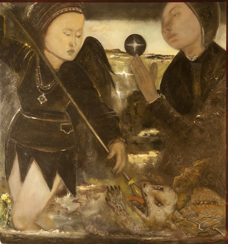 Hilarion Manero, Killing the Dragon, Öl auf Hartpappe, 2009: zwei Gestalten mit Lanze über einem Drachen, zwischen ihnen eine dunkle Sonne