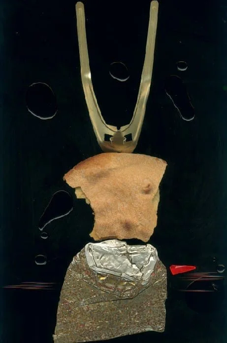 Hilarion Manero, Penthesilea, 186 × 89 cm, 1998: Fotodruck mit einem Torso, einer Metallgabel und Silberfolie auf Schwarz